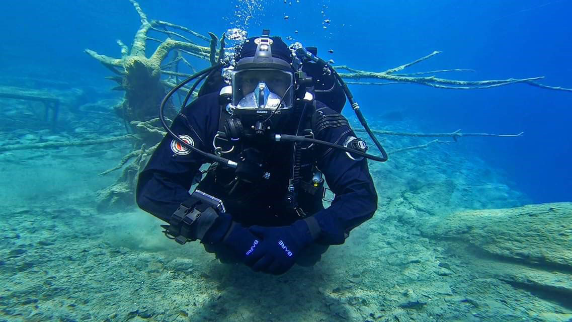 Under water: police diver Jens Reuter trains for special missions