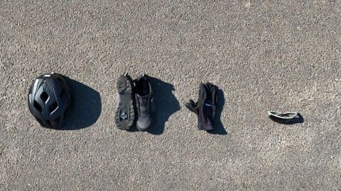 Equipment for bicycles and pedelecs